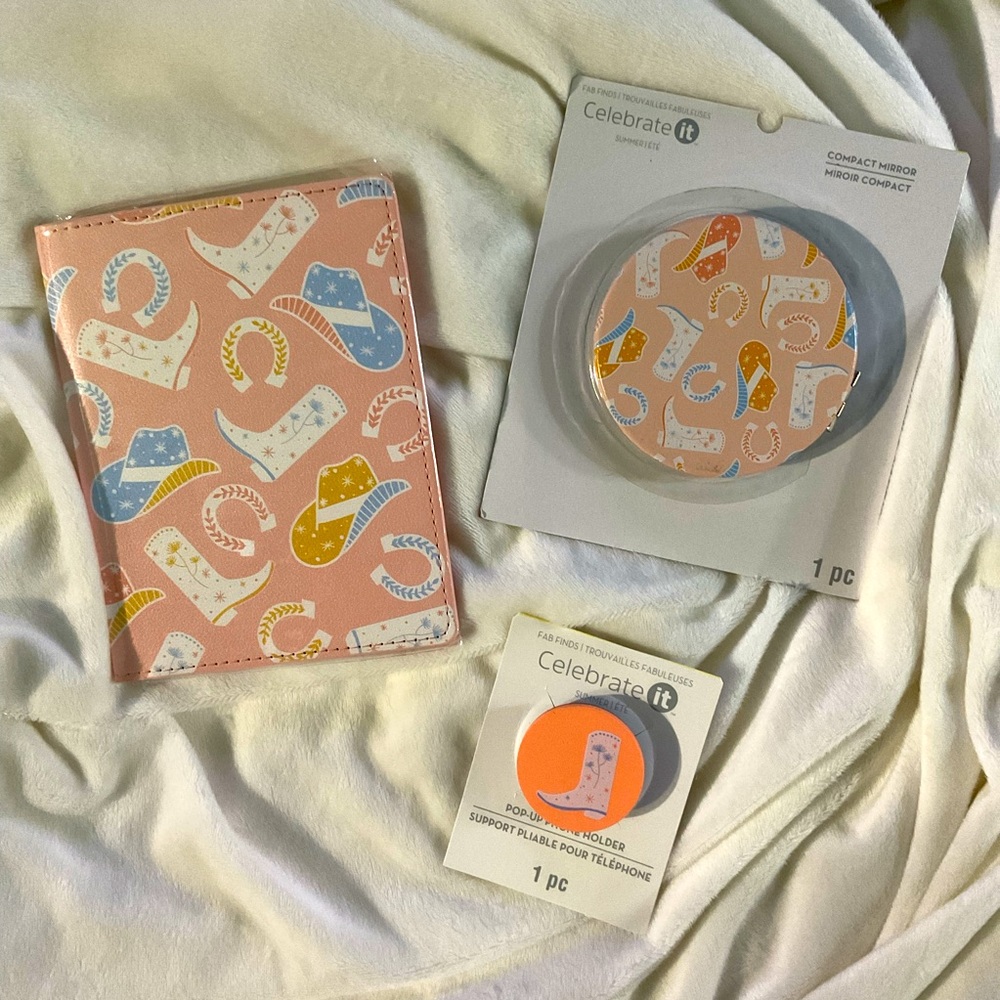 Bundle of Cowgirl Travel Accessories NWT Pastel Rodeo
